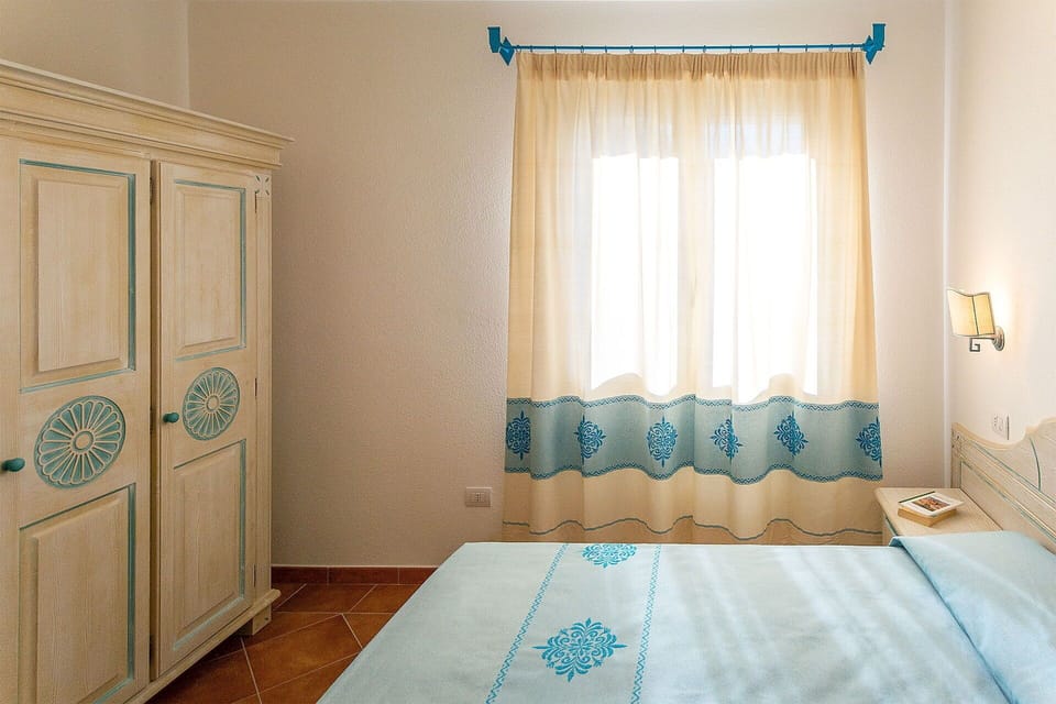 Autumn, Bedroom, Spring, Summer