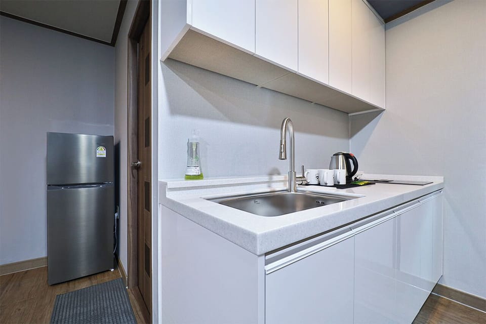 Royal Suite (Breakfast not provided on Sunday) | Private kitchen
