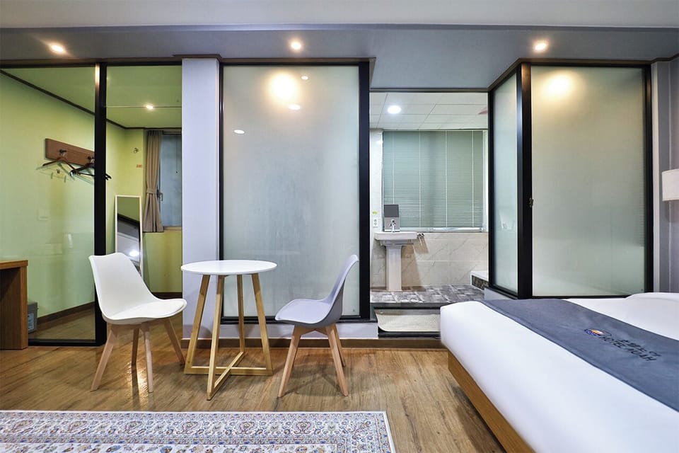 Family Twin (Breakfast not provided on Sunday) | Soundproofing, free WiFi, bed sheets