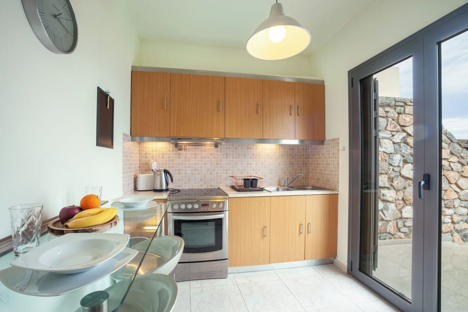 Electric kettle, toaster