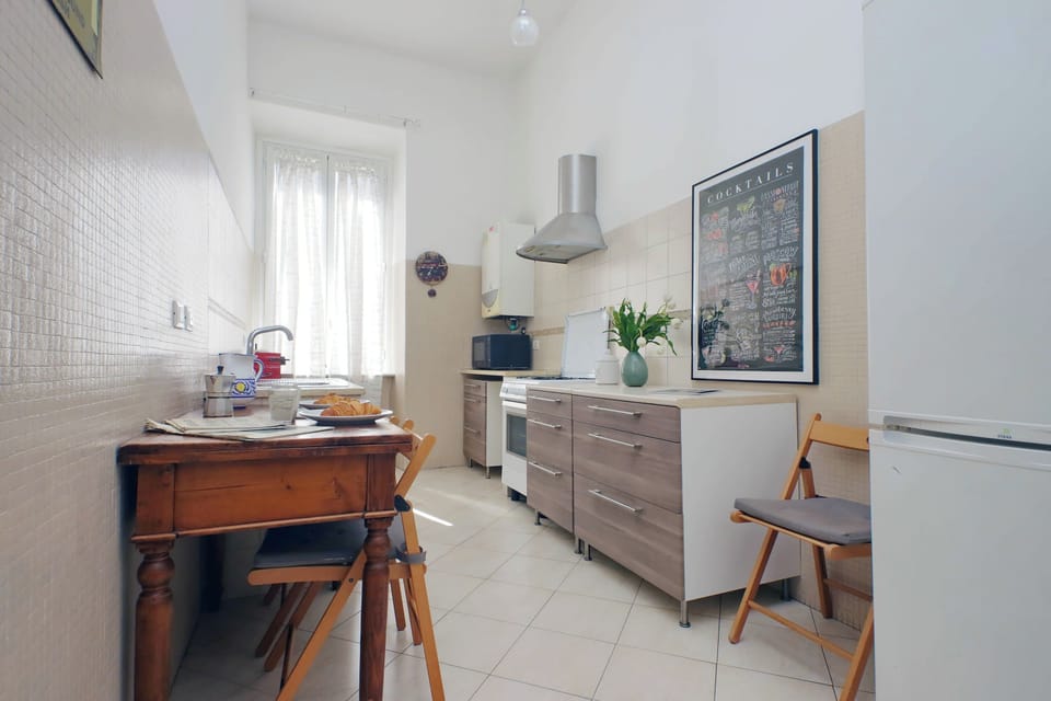Apartment (2 Bedrooms) | Private kitchen | Microwave, oven, espresso maker