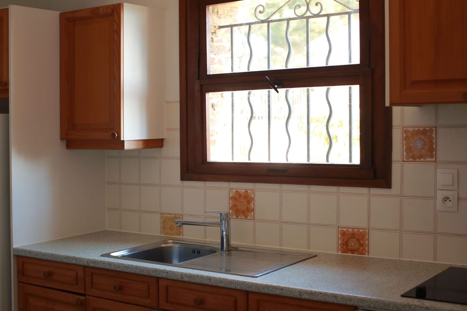 Classic Studio, Partial Sea View | Private kitchen