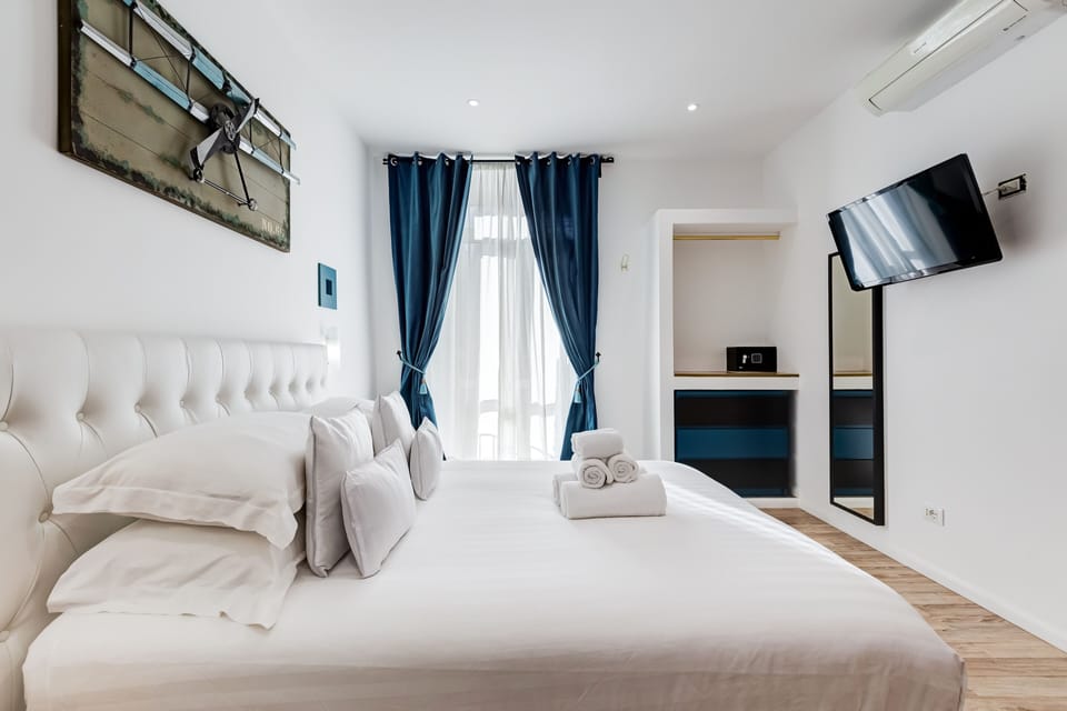 Superior Double Room, Private Bathroom | 1 bedroom, Frette Italian sheets, premium bedding, down comforters