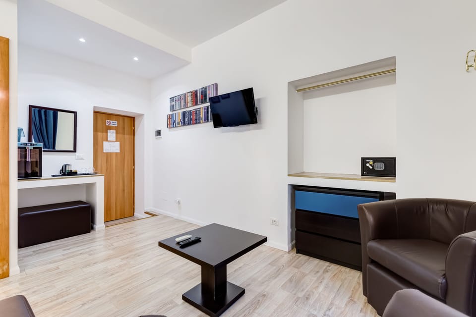 Superior Double Room, Private Bathroom | 1 bedroom, Frette Italian sheets, premium bedding, down comforters