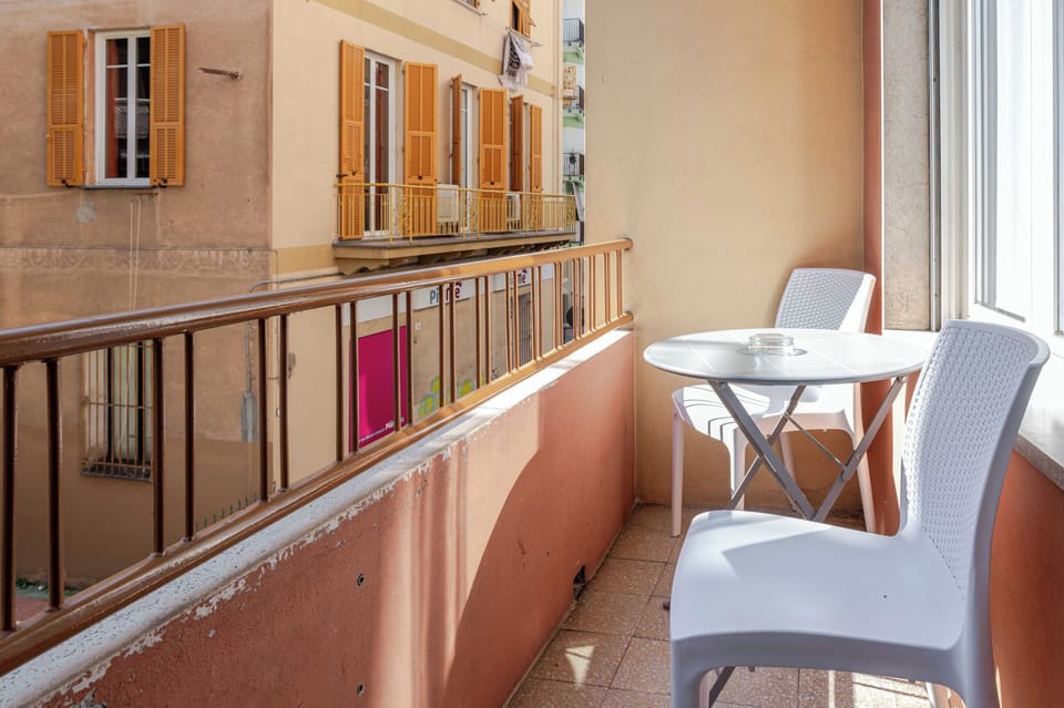 Apartment | Outdoor dining