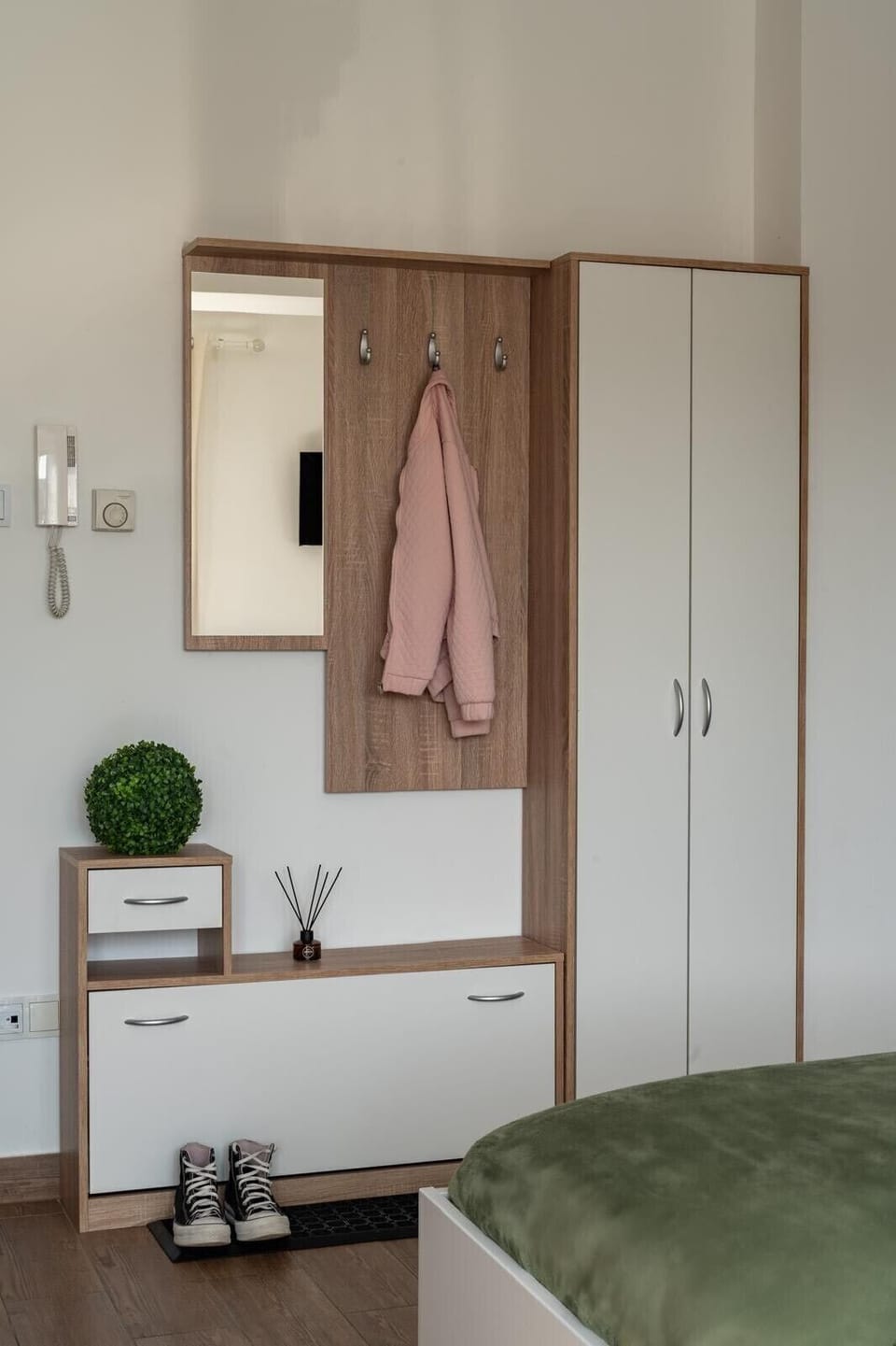 Deluxe Studio Suite, Balcony, City View | Iron/ironing board, free WiFi