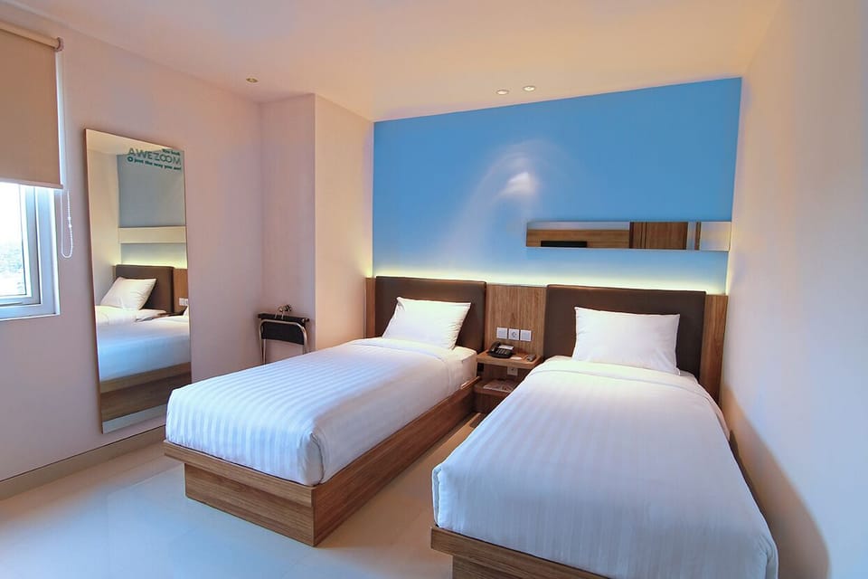 Superior Twin Room, City View | Desk, laptop workspace, free WiFi