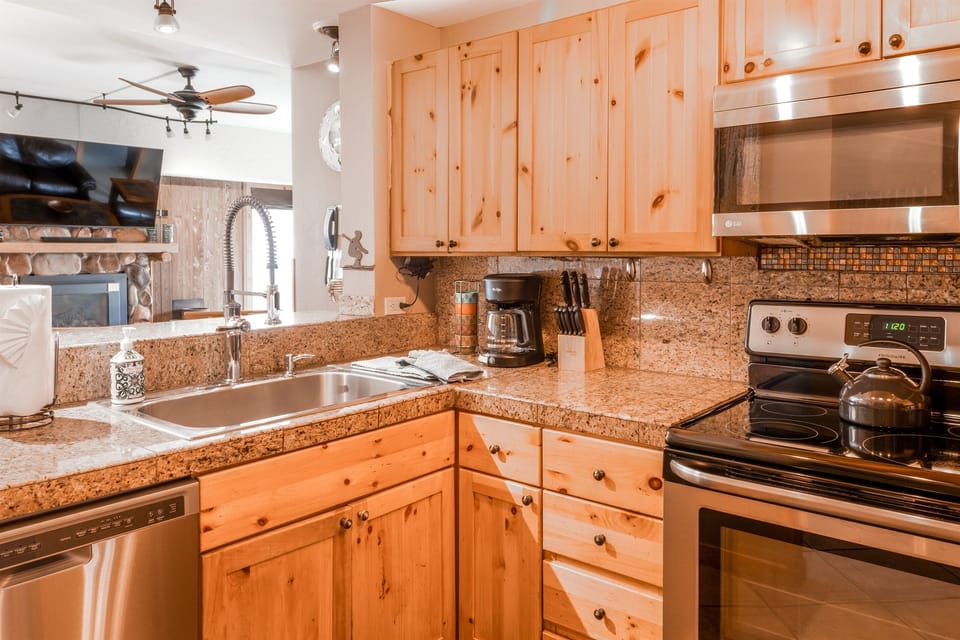 Full Kitchen