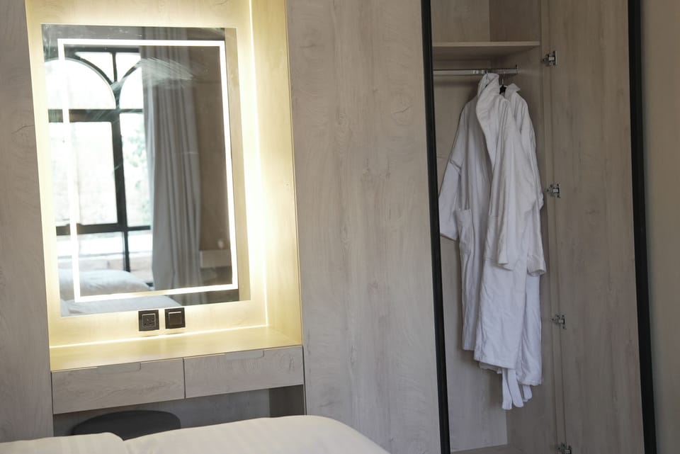 Executive Chalet, Mountain View | Bathroom | Hair dryer, slippers, towels, soap