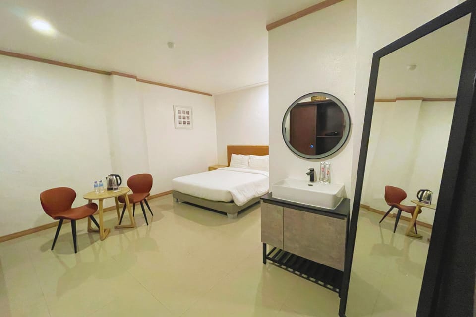 Superior Double Room, Non Smoking | Desk, free WiFi