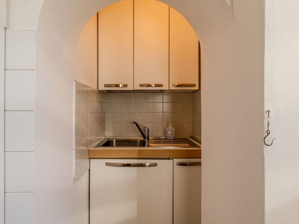 Furniture, Interior Design, Flooring, Wood, Ceiling, Floor, Chair, Table, Apartment, Lighting
