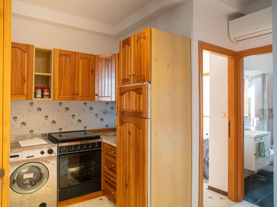 Furniture, Interior Design, Flooring, Wood, Ceiling, Floor, Chair, Table, Apartment, Lighting