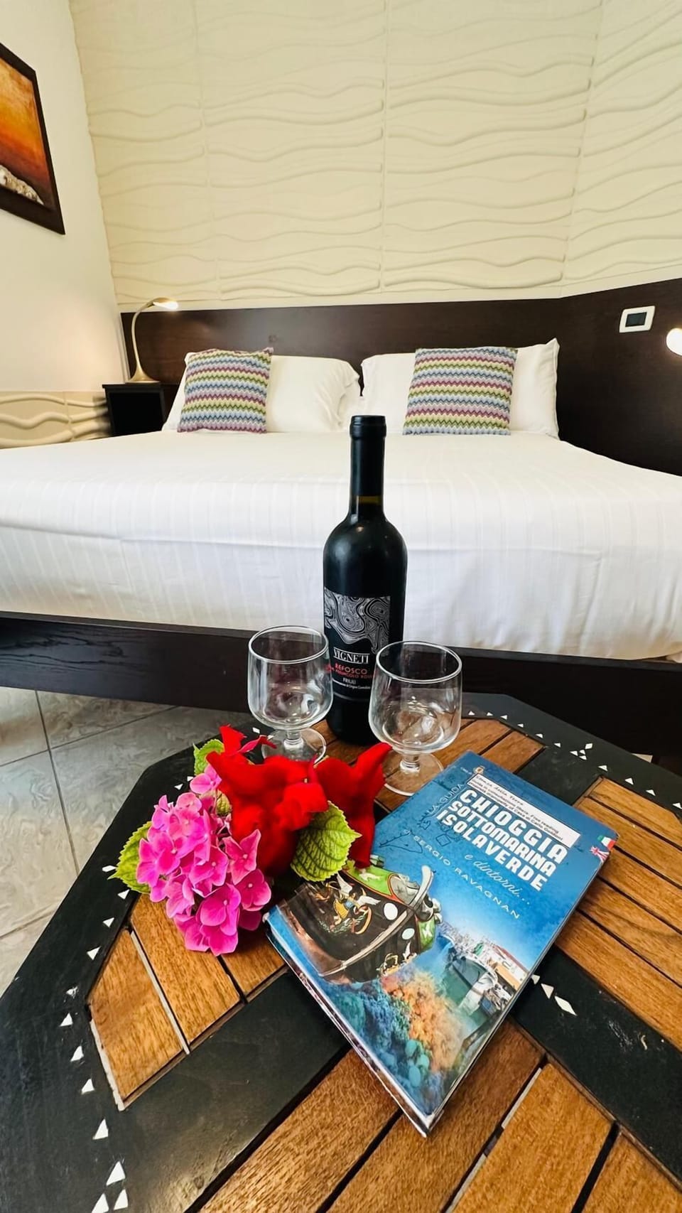 Deluxe Double Room | Minibar, in-room safe, desk, laptop workspace