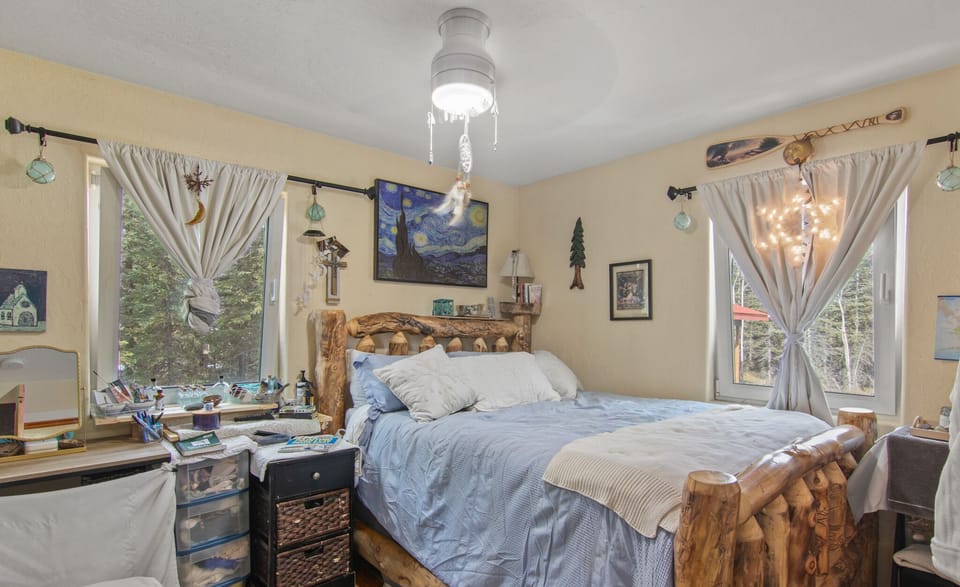 Bedroom 1 at King Cabin