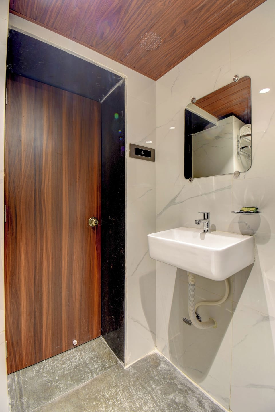 Deluxe Room | Bathroom