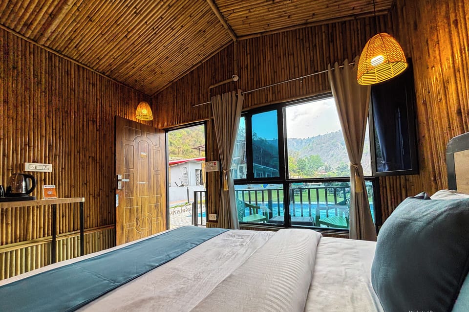 Standard Cottage | Desk, free WiFi