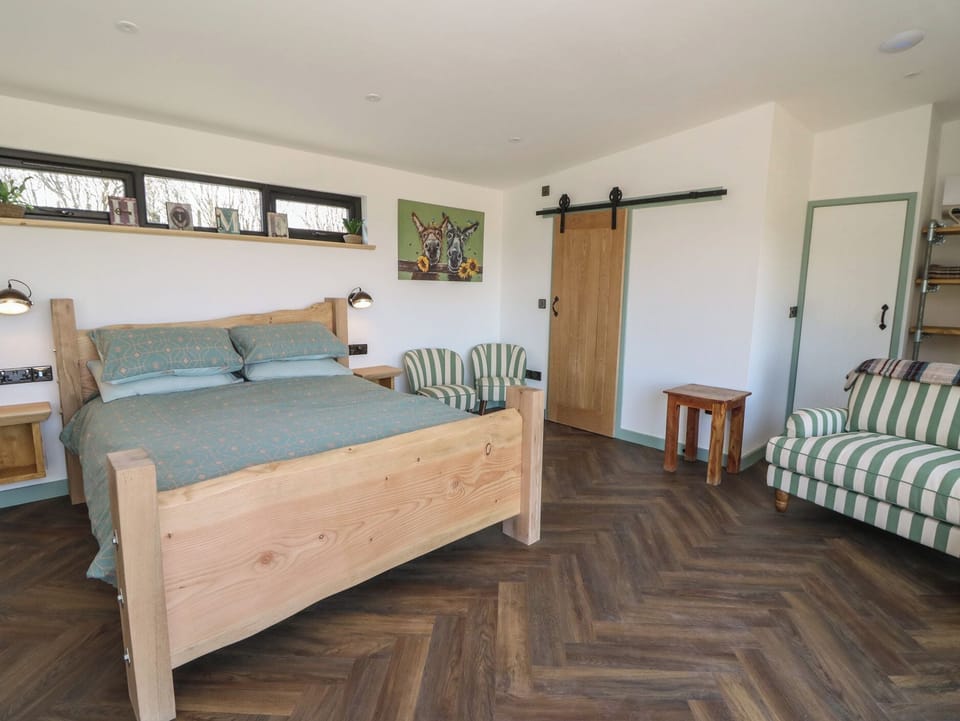 1 bedroom, individually decorated, individually furnished, free WiFi