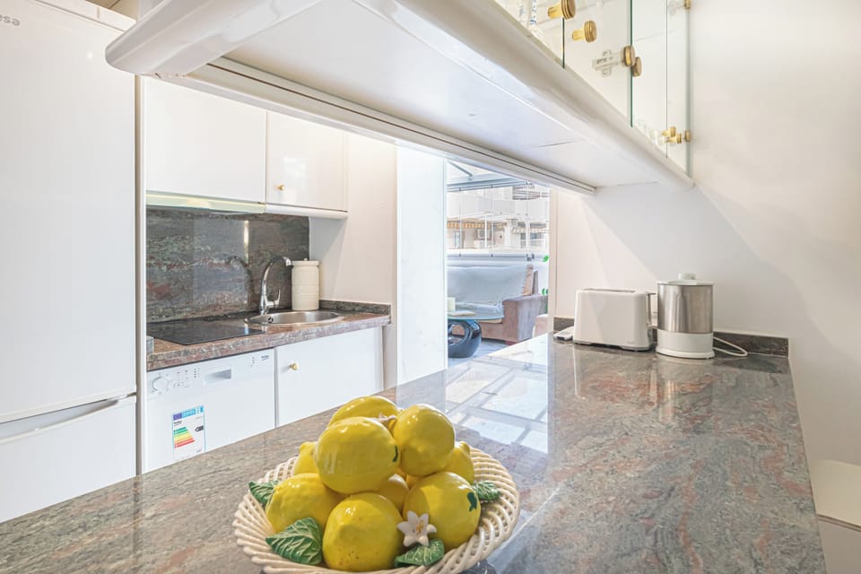 Family Apartment, Multiple Bedrooms (Benalbeach With Pools And Seaview) | Private kitchen | Fridge, stovetop, coffee/tea maker, electric kettle