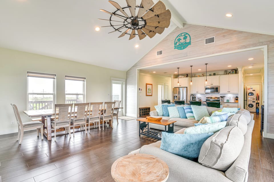 House (4 Bedrooms) | Front of property
