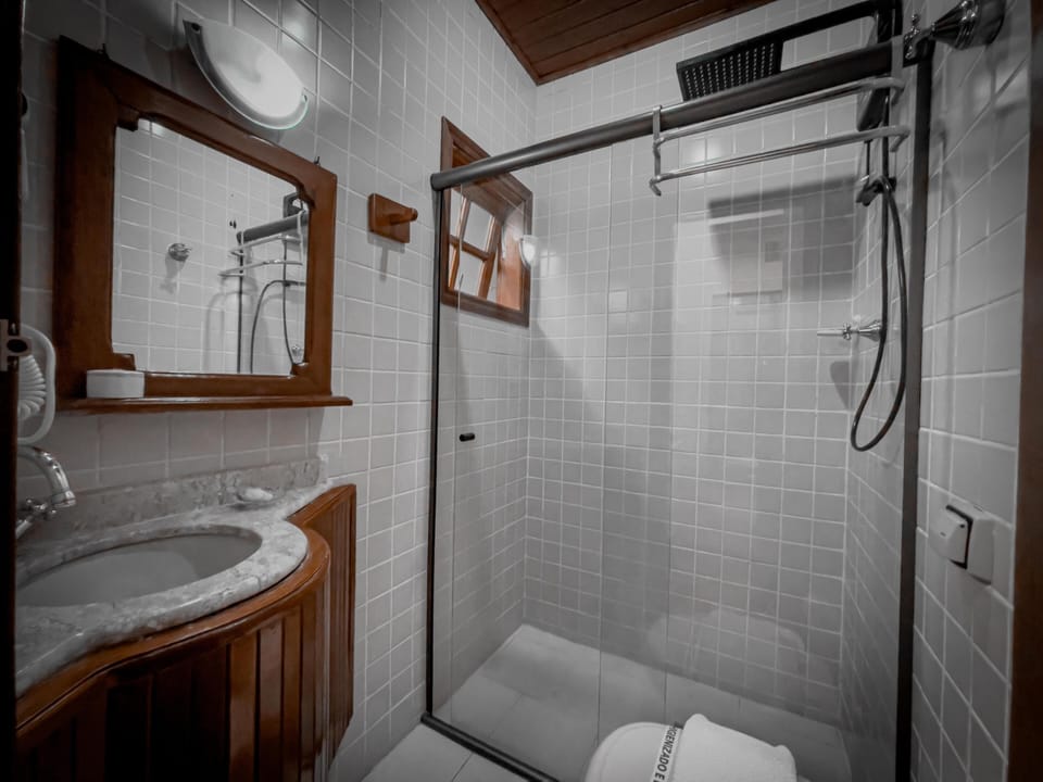 Double Room (Bella 4) | Bathroom | Shower, hair dryer, towels, soap