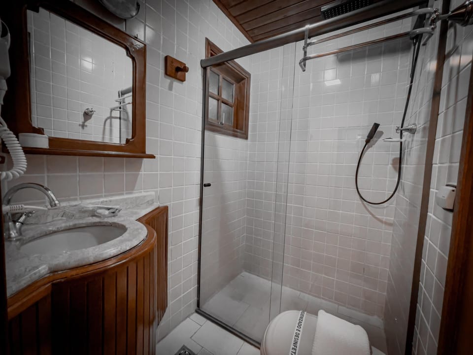 Double Room (Bella 2) | Bathroom | Shower, hair dryer, towels, soap