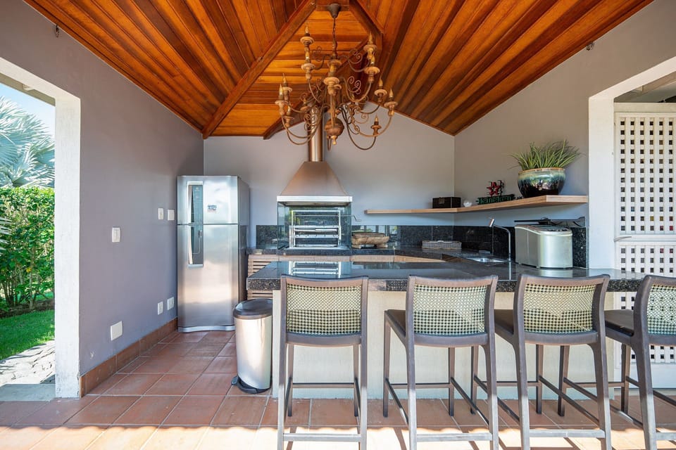 Deluxe House, 4 Bedrooms, Private Pool, Lakeside | Private kitchen | Fridge, microwave, oven, stovetop