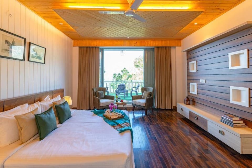 Deluxe Double or Twin Room, Hill View | Desk, laptop workspace, WiFi (free)