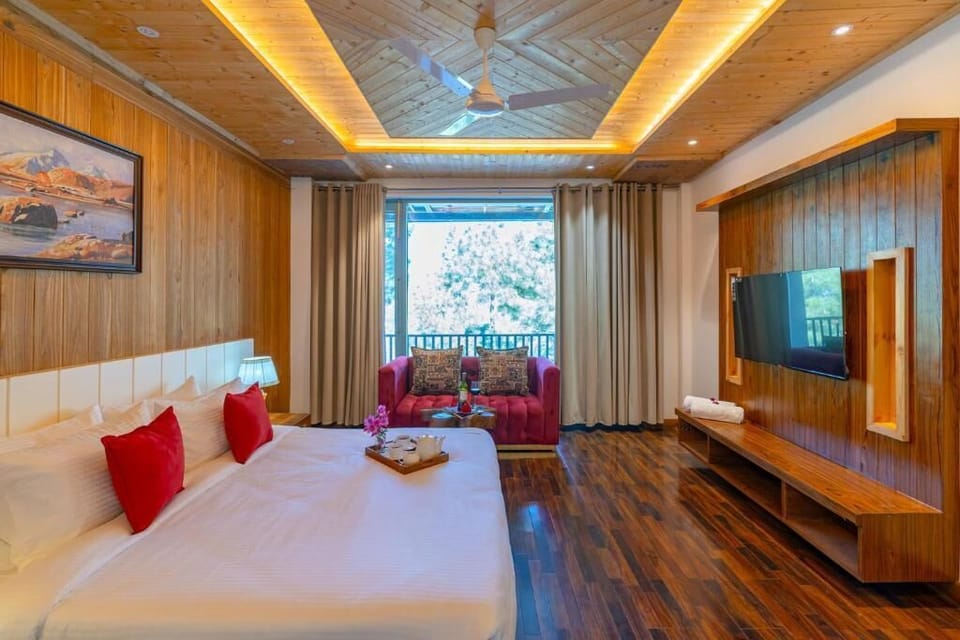 Deluxe Double or Twin Room, Hill View | Desk, laptop workspace, WiFi (free)