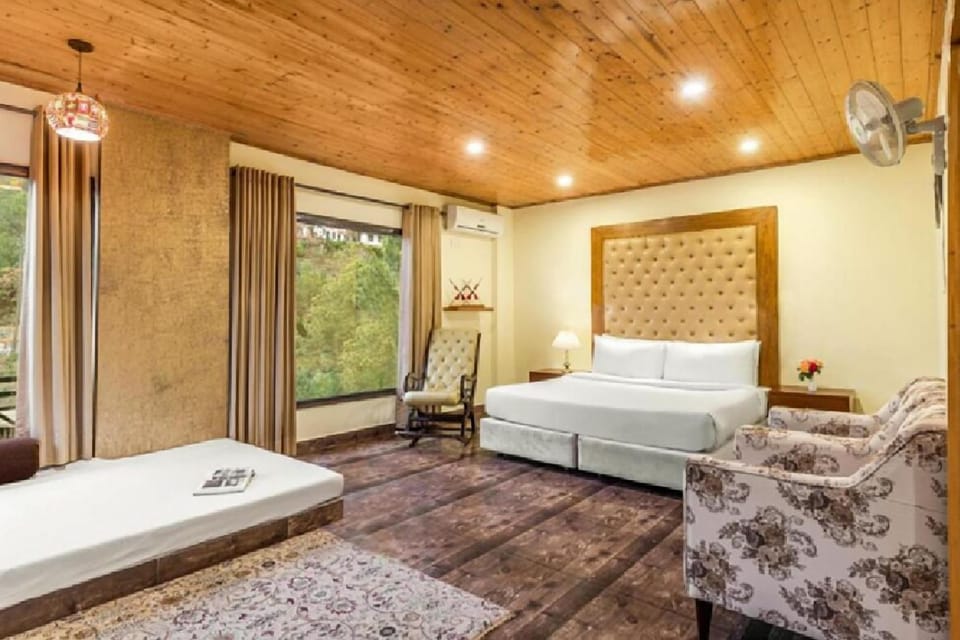 Family Double Room, Valley View | Minibar, desk, laptop workspace, soundproofing