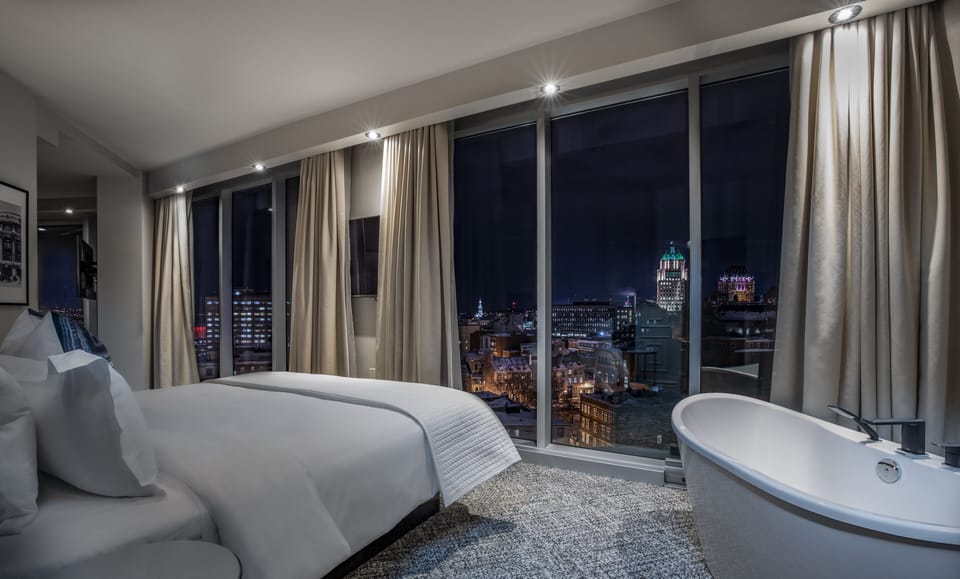 Suite Citadine with King bed, Old Quebec view | Premium bedding, minibar, in-room safe, desk