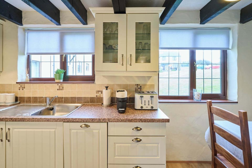 Providence Cottage, Woolacombe - Host & Stay