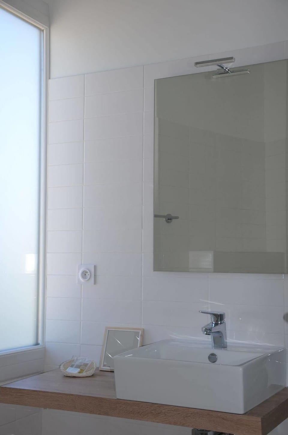 Comfort Room, Sea View | Bathroom | Shower, hair dryer, towels, soap