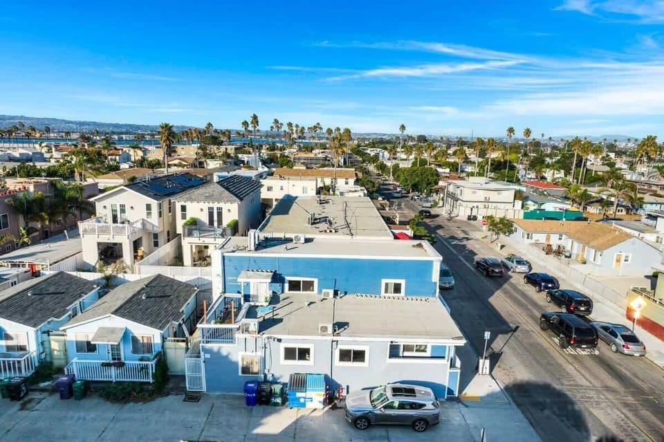 Coastal neighborhood with homes near the beach