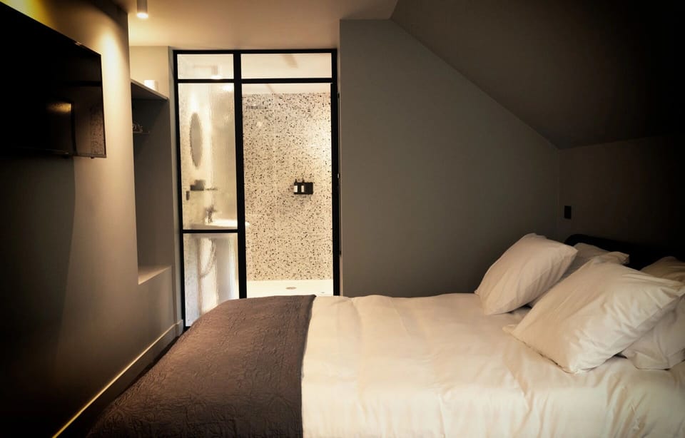 Basic Double Room, Garden View | WiFi (free)