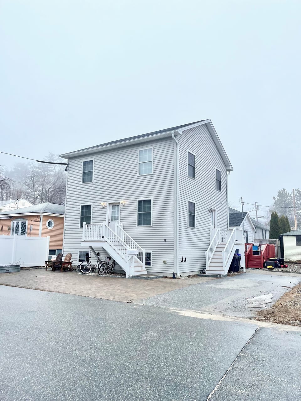 Driveway (2 cars), patio (fits 1 car plus patio furniture), free street parking!