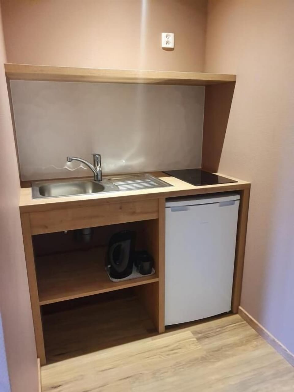 Mini-fridge, microwave, stovetop, highchair