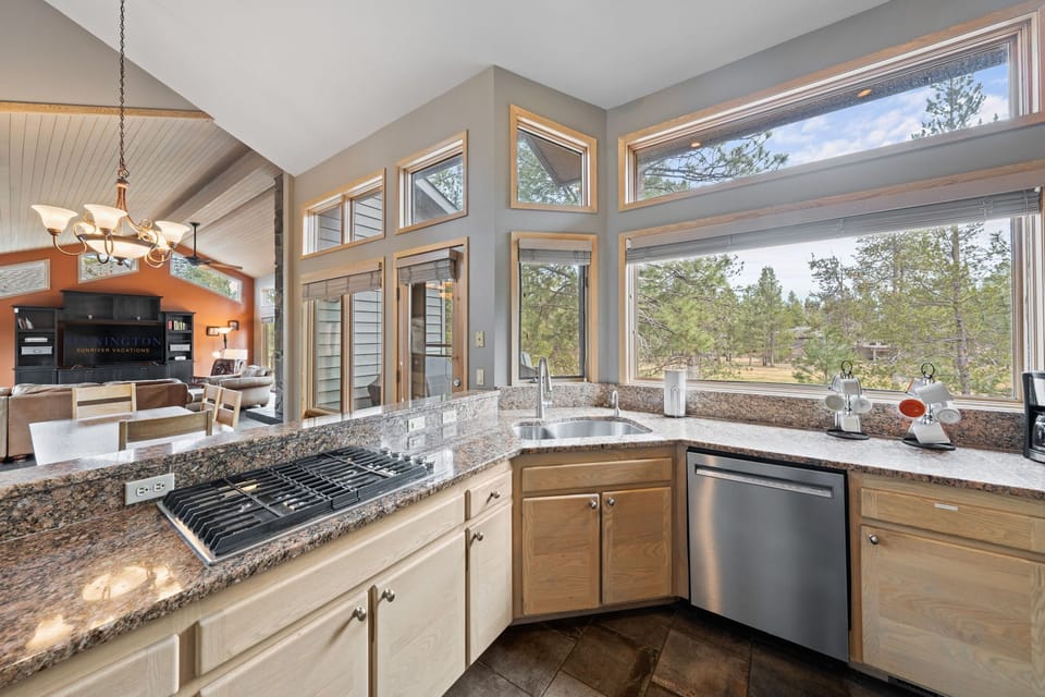 Kitchen - Main Level