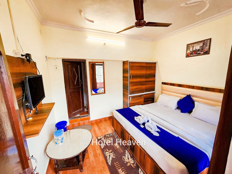 Deluxe Double or Twin Room, Mountain View | Bathroom | Towels, soap, shampoo
