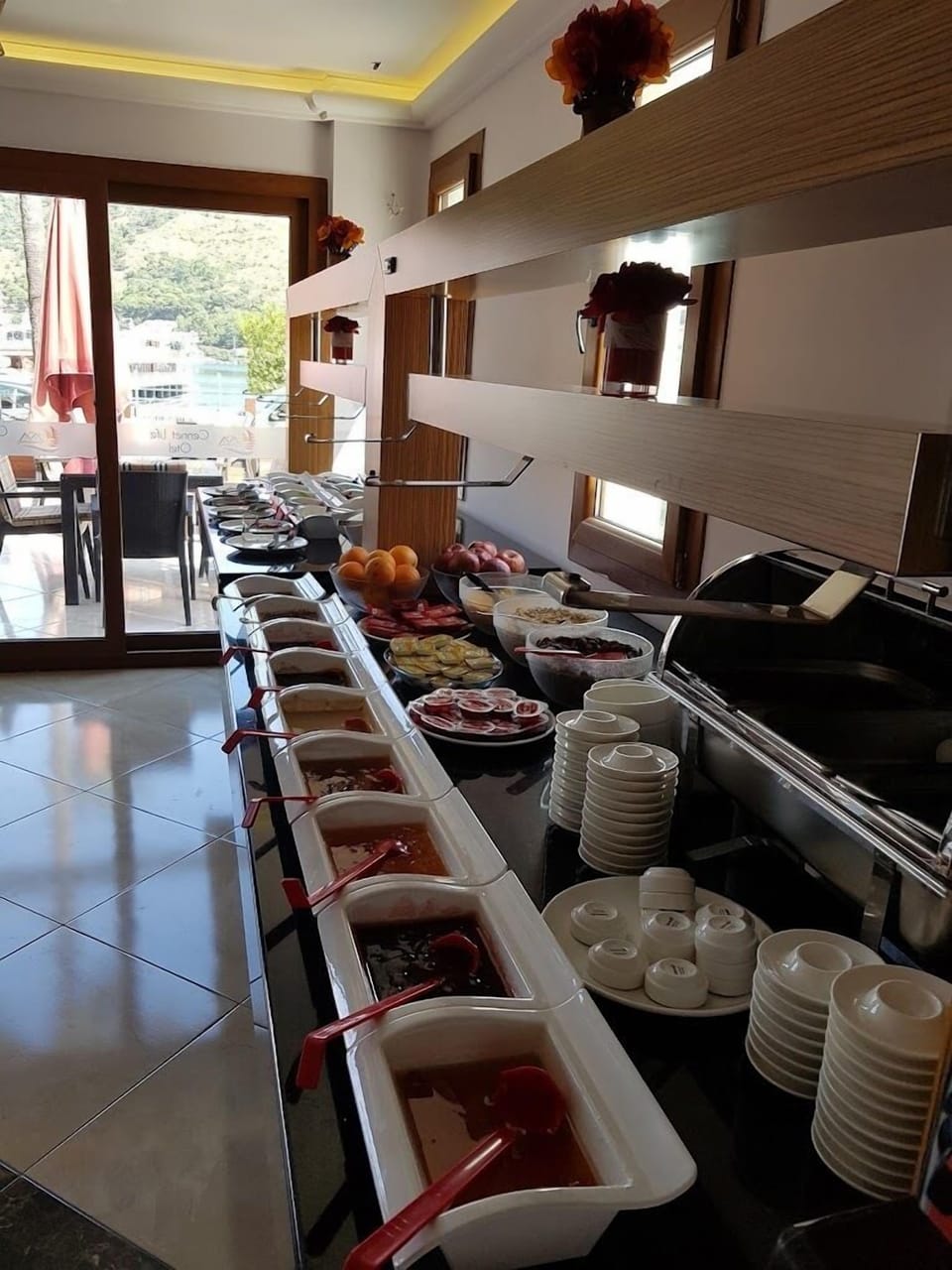 Free daily buffet breakfast