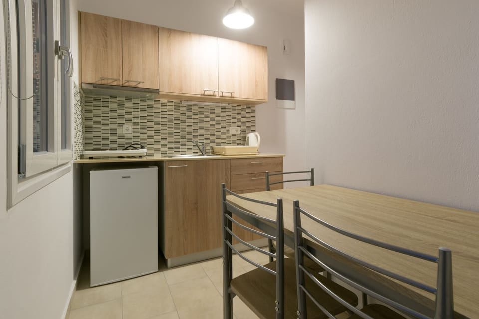 Fridge, stovetop, cookware/dishes/utensils