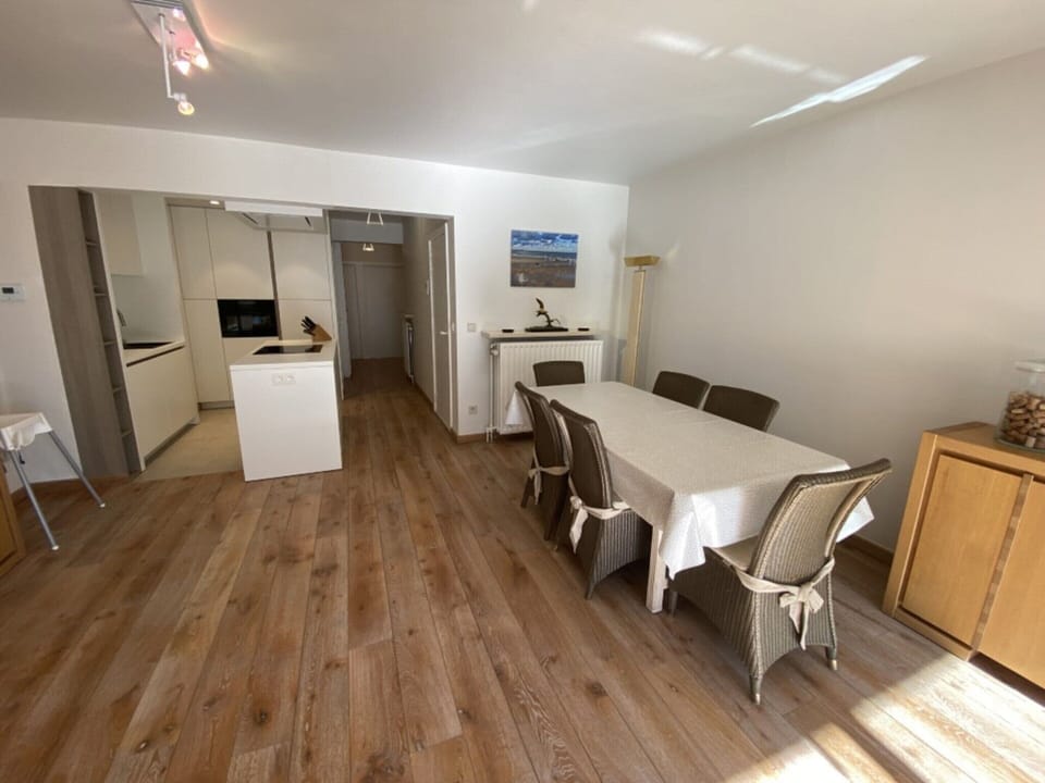 Apartment | Dining