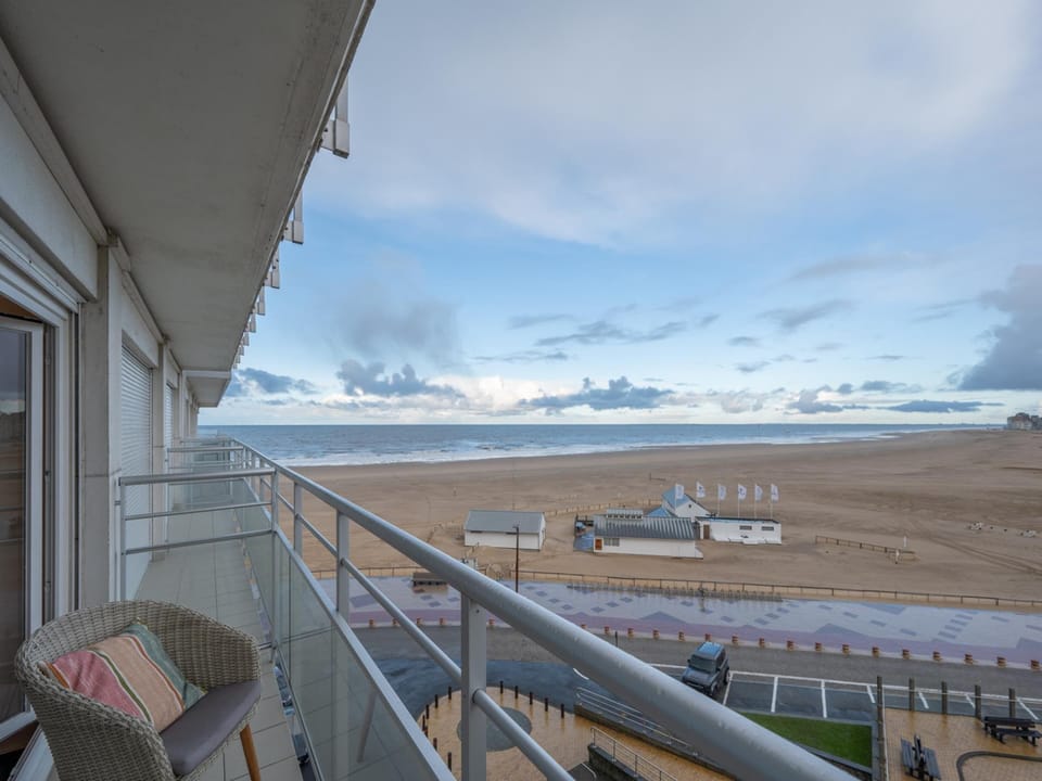 House | Balcony
