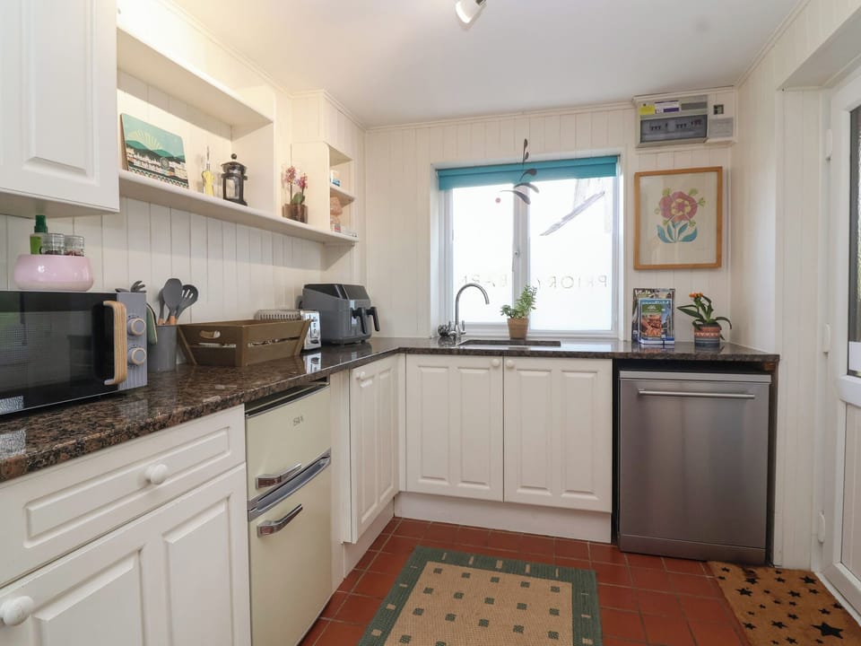 Fridge, microwave, dishwasher, toaster