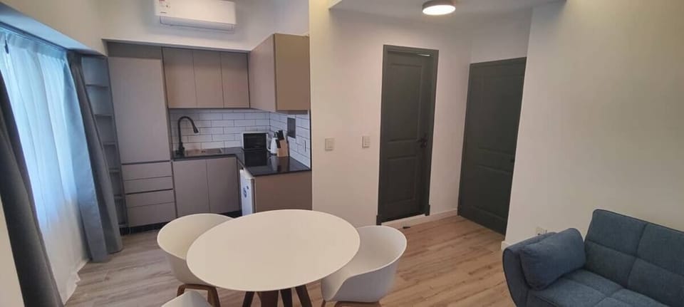 Comfort Studio, City View | Living area