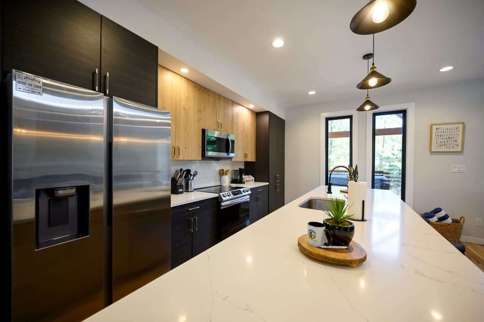 Cabin, Multiple Beds, Hot Tub, Garden View (Sugar Bear Den) | Private kitchen | Fridge, microwave, oven, stovetop