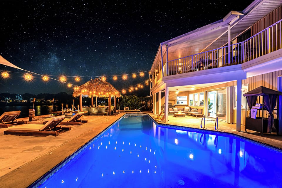 Outdoor pool, sun loungers