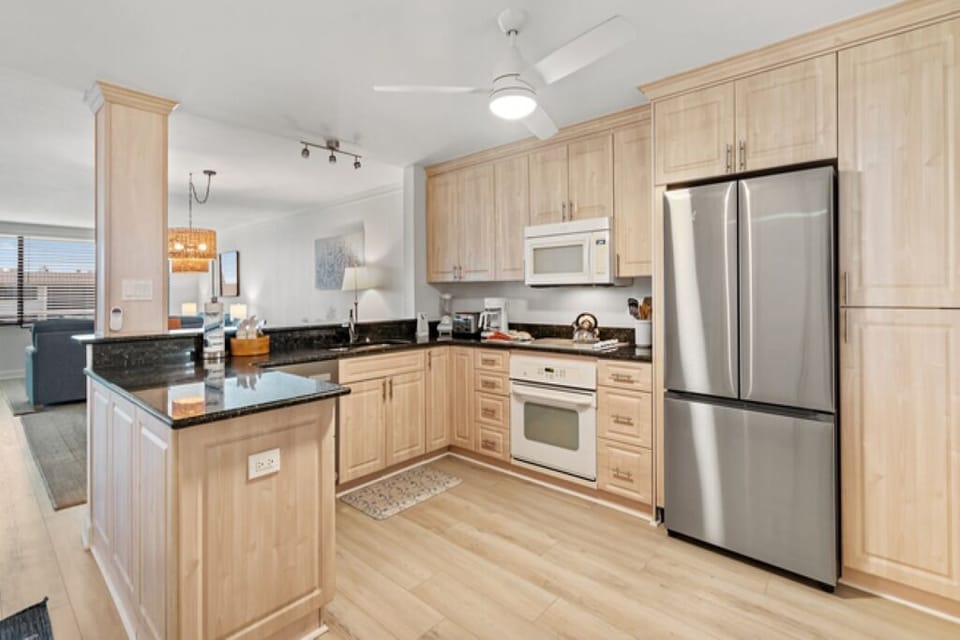 Newly updated kitchen with ice maker and reverse osmosis water filtration System