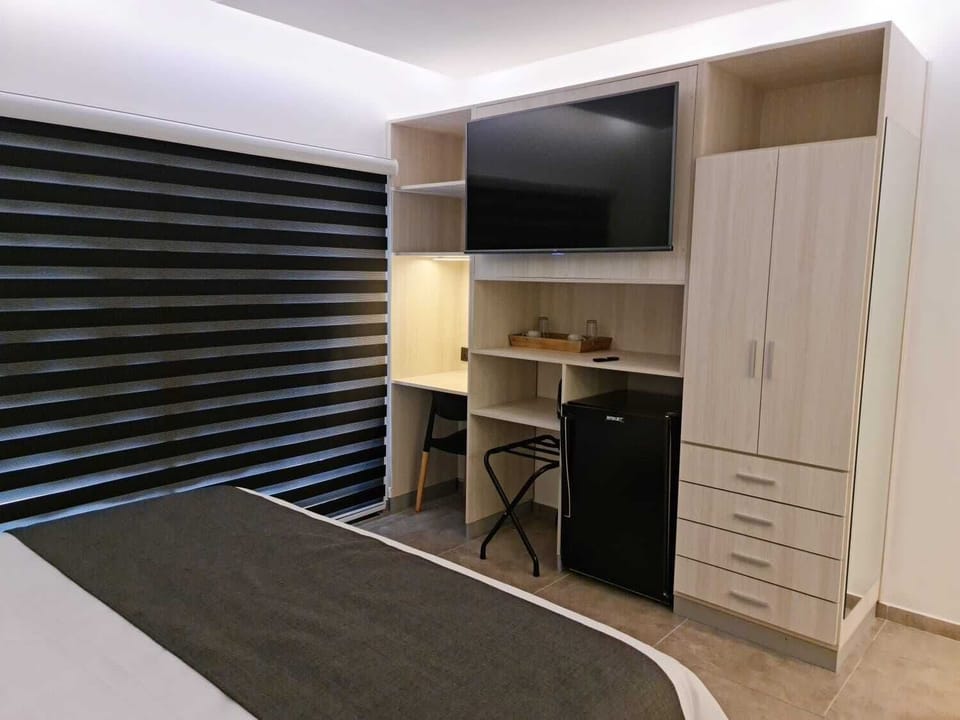 Premium bedding, in-room safe, desk, laptop workspace