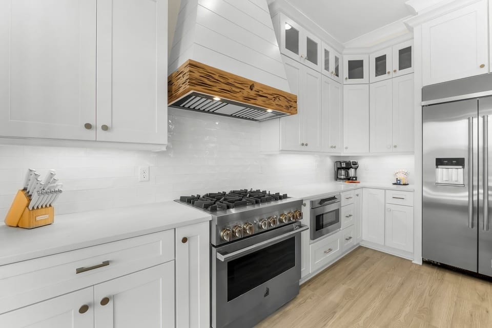 Spacious Kitchen with Island Bar On 1st Floor