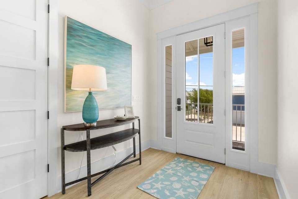 Entryway On 1st Floor
